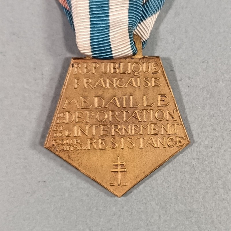 FRANCE MEDAILLE POUR LA DEPORTATION ET L'INTERNEMENT POUR FAIT DE RESISTANCE ANCIENS COMBATTANTS SECONDE GUERRE